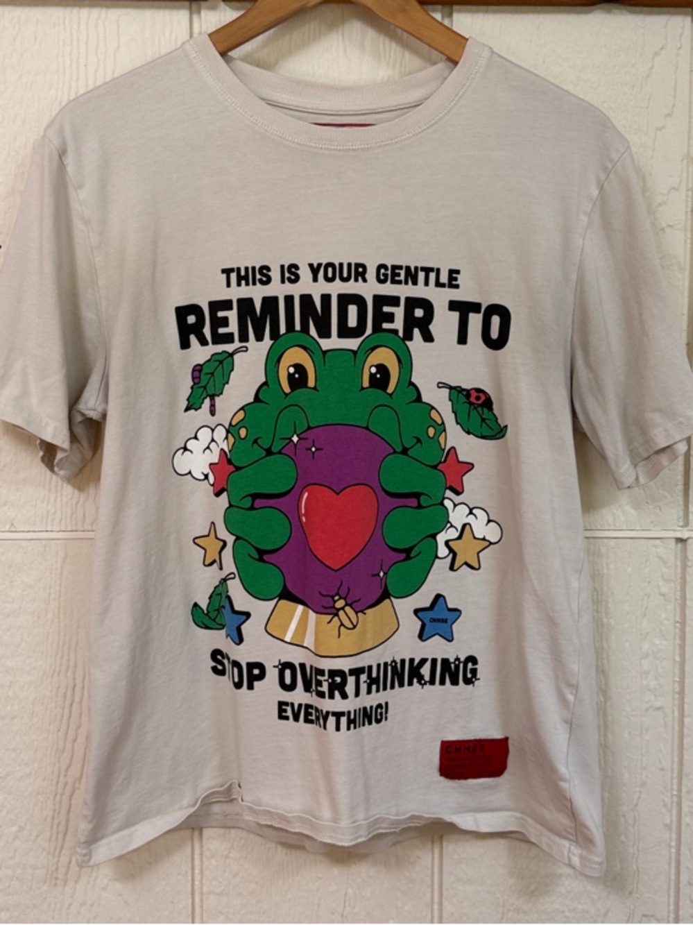 CHNGE Organic Cotton Graphic Tee with Green Frog and Purple Heart